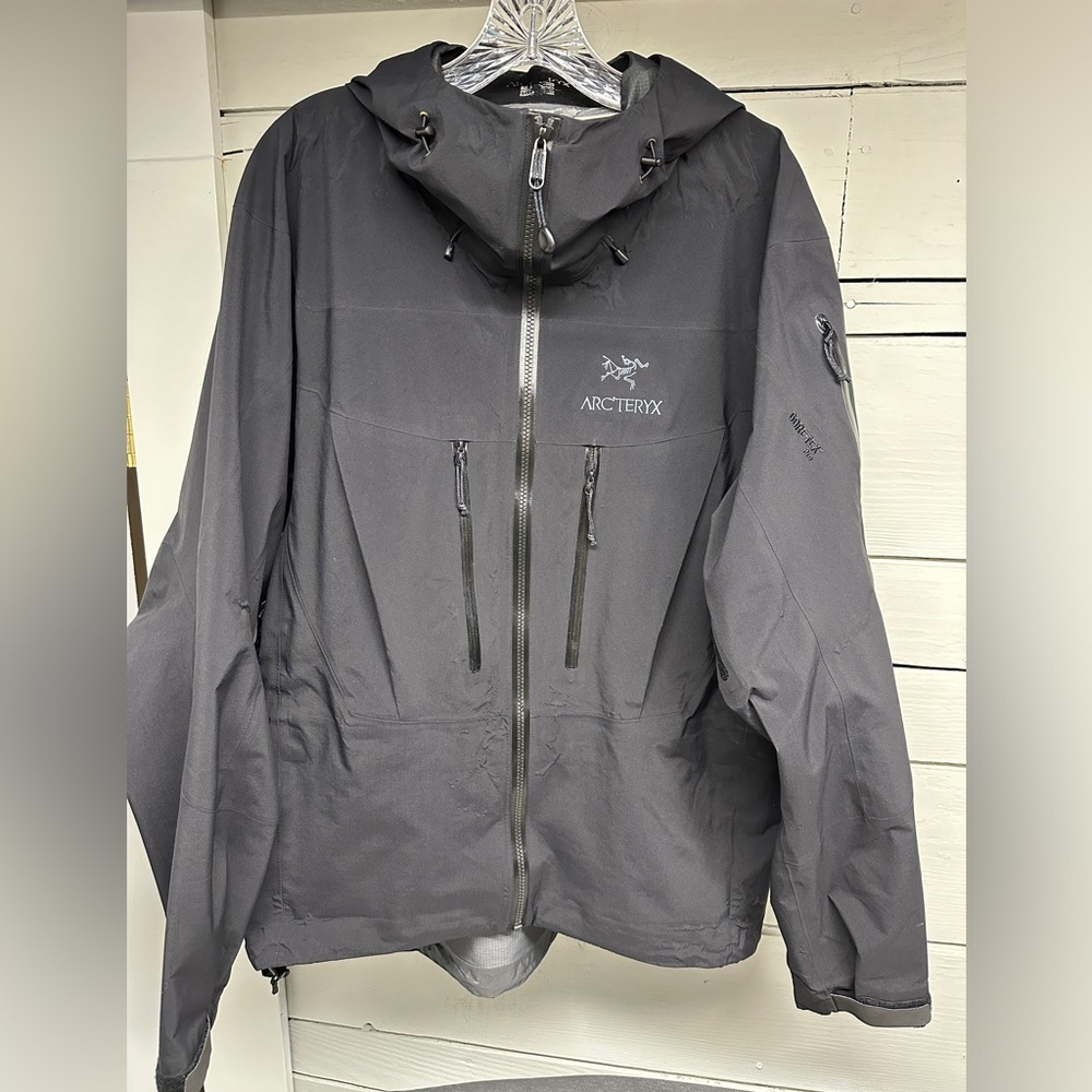 Arcteryx Alpha SV size Large